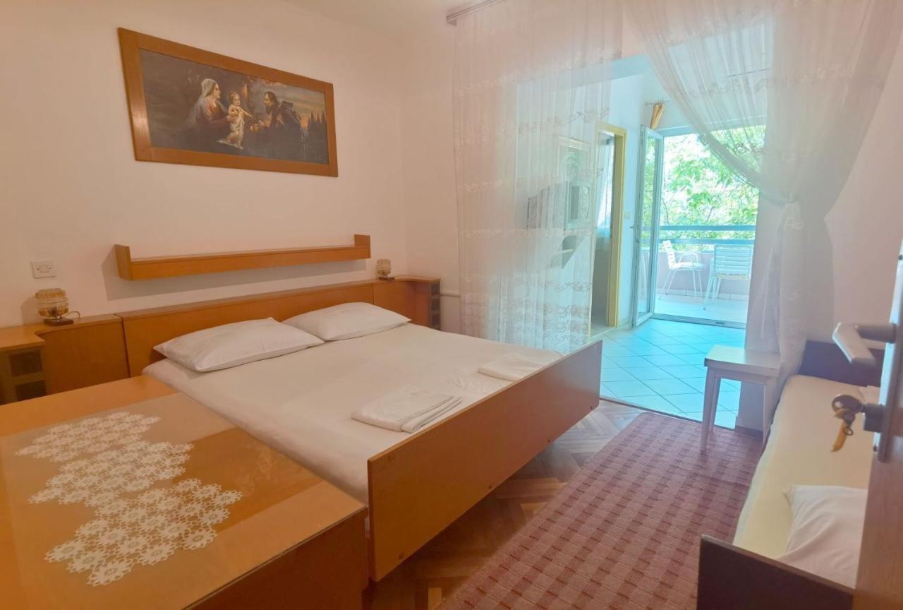 Beach House - Apartments Ana Duće Chambre photo